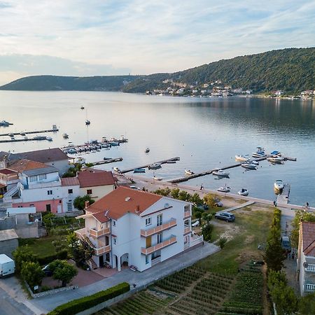 Tomulic Jasna I Miljenko Διαμέρισμα Supetarska Draga Εξωτερικό φωτογραφία