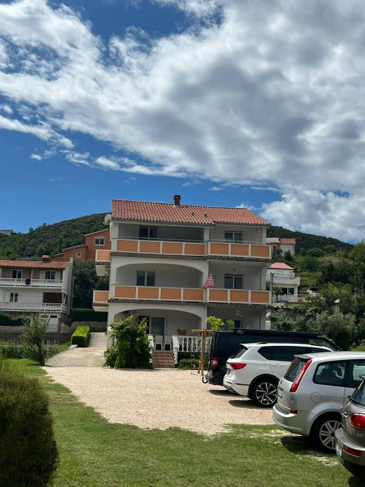 Tomulic Jasna I Miljenko Διαμέρισμα Supetarska Draga Εξωτερικό φωτογραφία